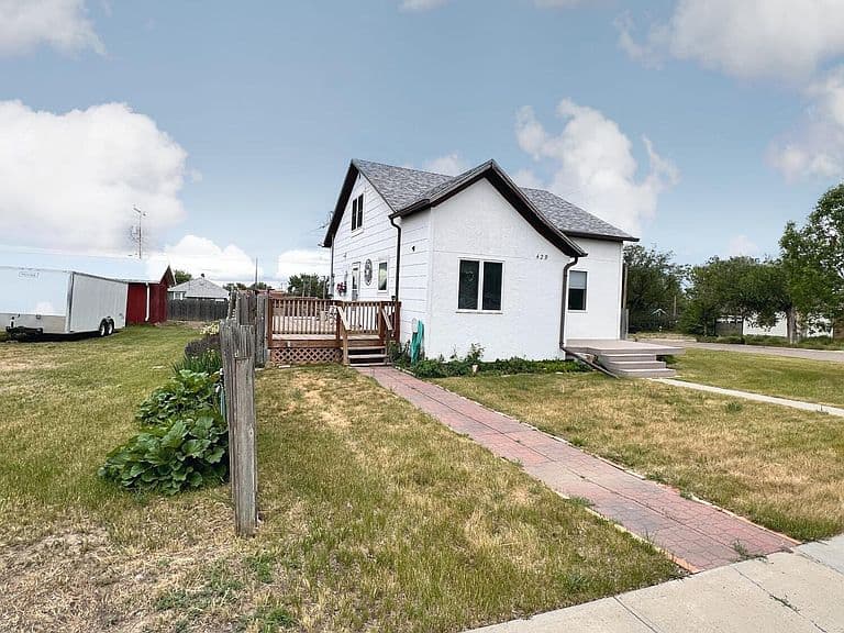 429 Dayton St photo 2