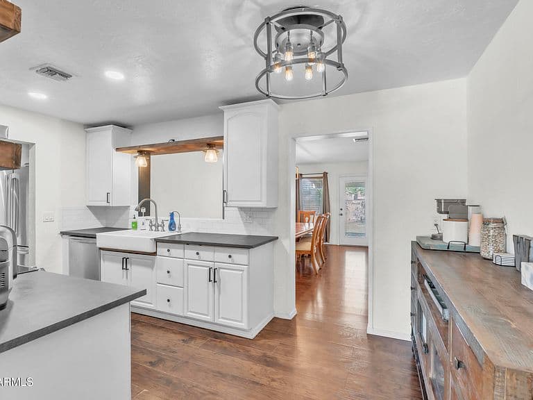 340 W LINDBERGH Avenue photo 5