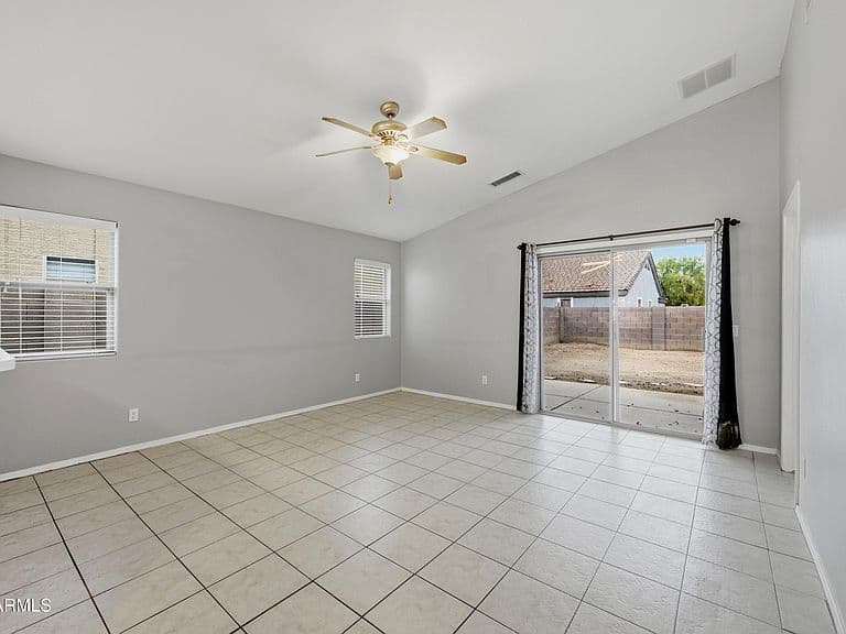 10756 W ELM Lane photo 4