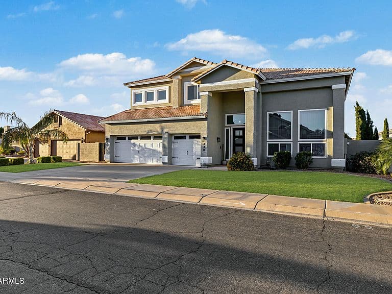 230 E ARABIAN Drive photo 4