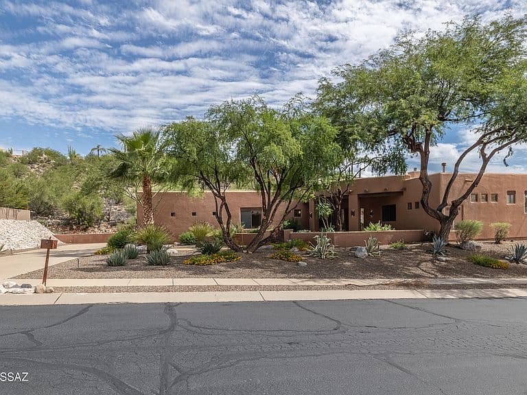 4154 N Boulder Canyon Pl photo 1