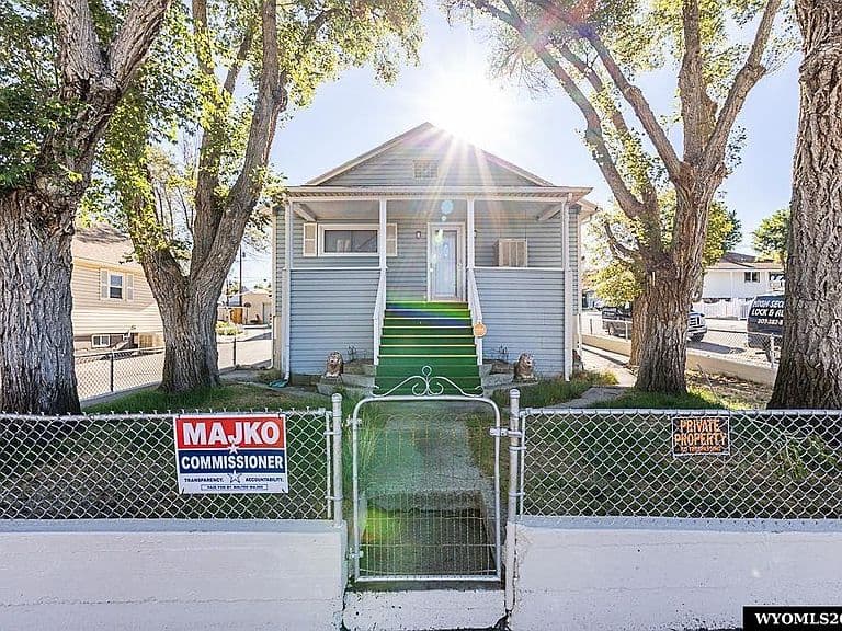 209 Gale St photo 2