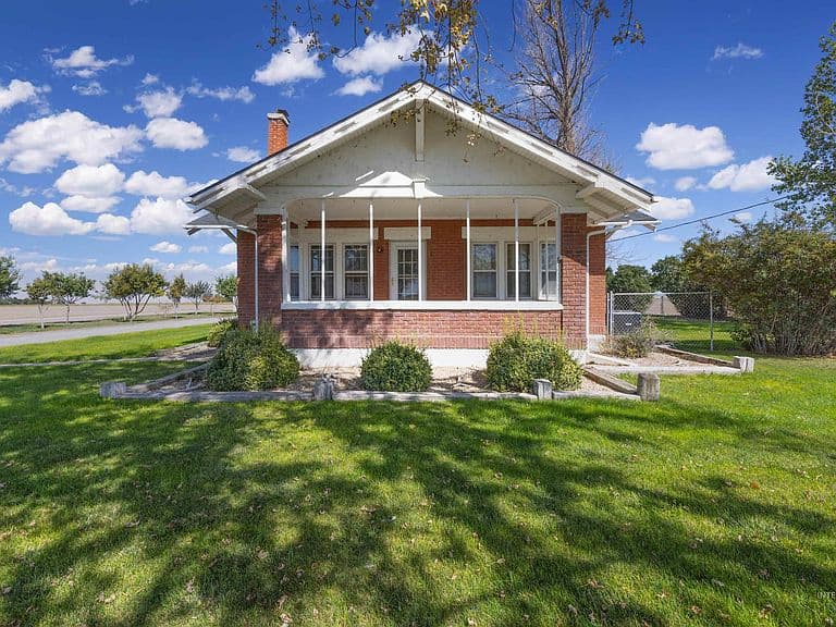 4574 Bennett Rd photo 1