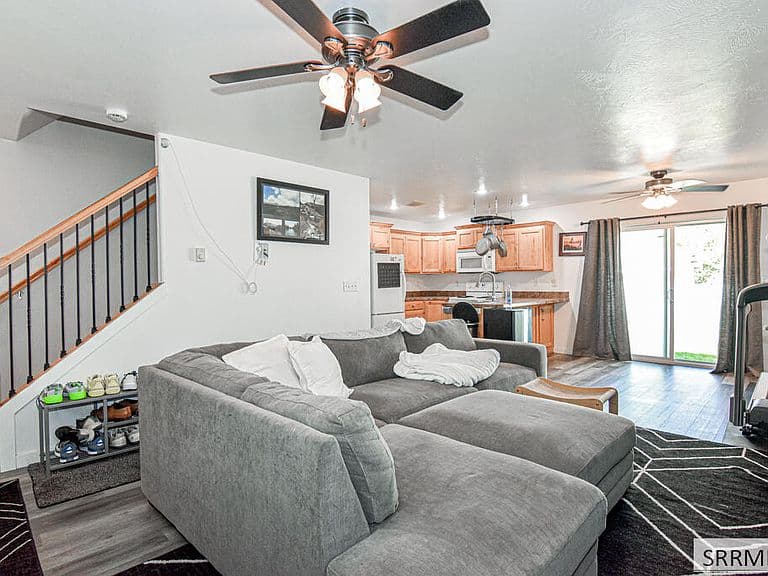 2079 Cassidy Dr photo 5