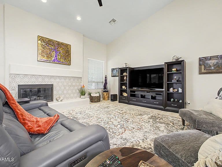 4944 E ARMOR Street photo 5