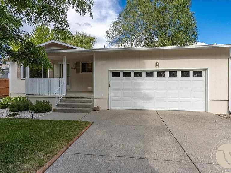 2121 Green Valley Dr photo 1