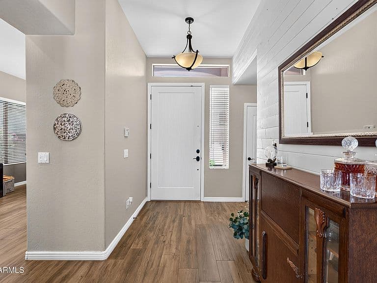 5016 E ROBIN Lane photo 5
