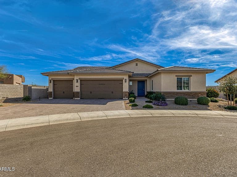 4237 E HUNTER Court photo 3
