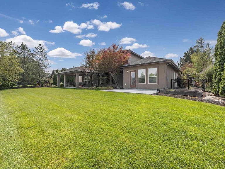 568 E Lakebrook Ln photo 5