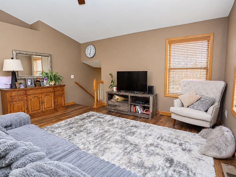 1310 Warren Dr photo 5