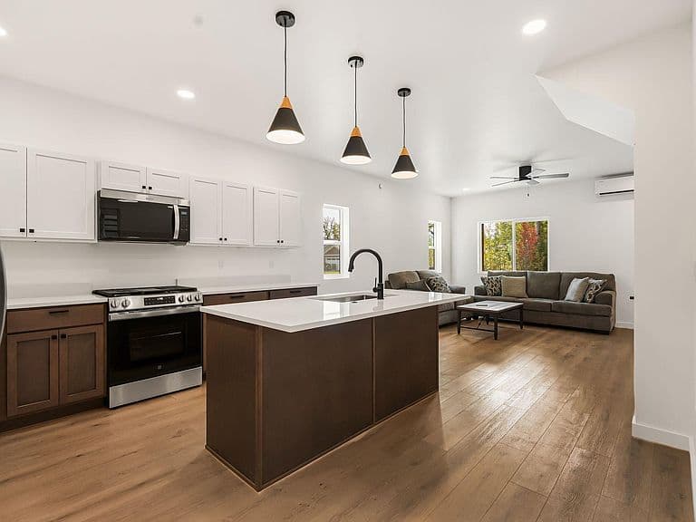 140 Carnelian Ave photo 5