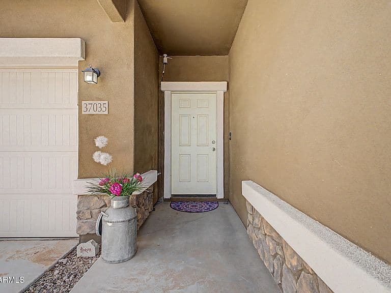 37035 W MATTINO Lane photo 4