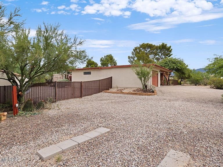 10231 E Discovery Dr photo 5