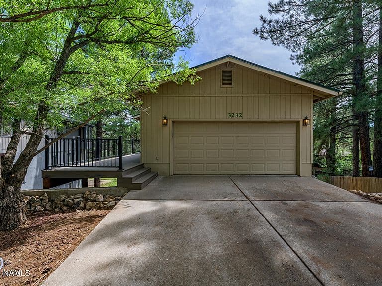 3232 S Mehrhoff Pl photo 1