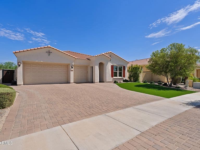 10404 E GAMMA Avenue photo 1