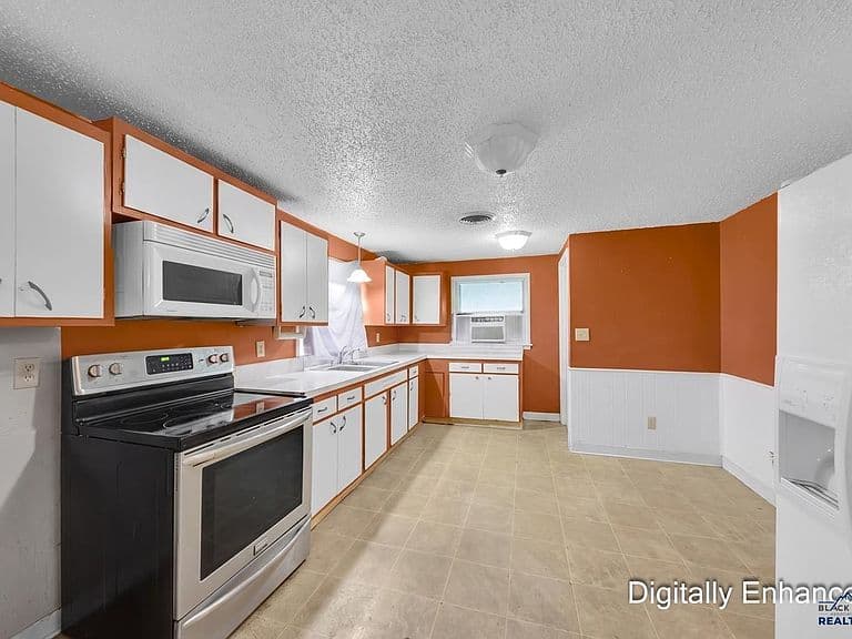 629 Wood Ave photo 3