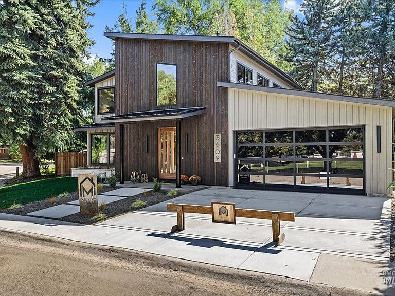 3609 W Camas St photo 2