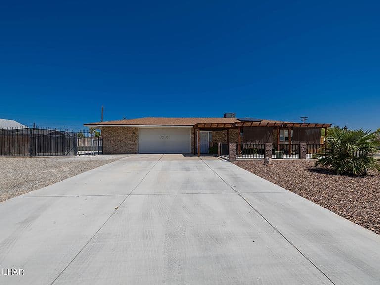 1717 S Ocotillo Ave photo 1