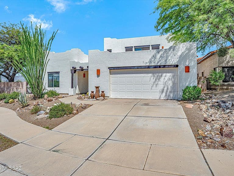765 S Shadowtree Pl photo 2
