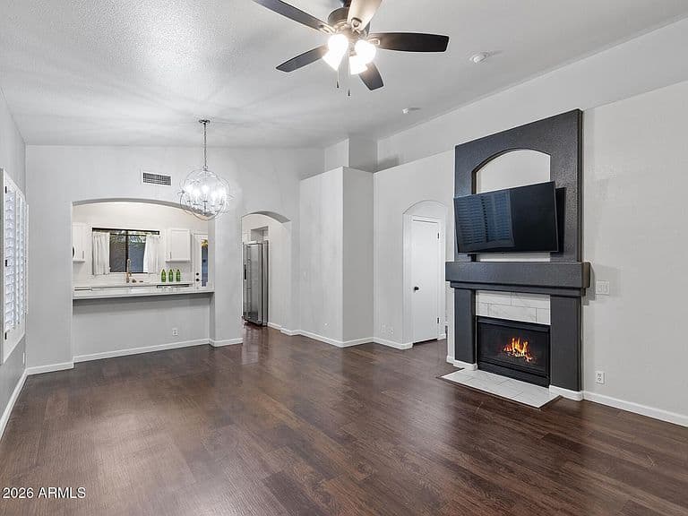 8814 W Shaw Butte Drive photo 3