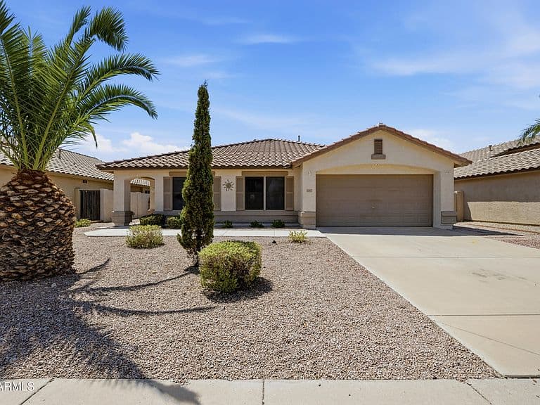 10145 W Potter Drive photo 2