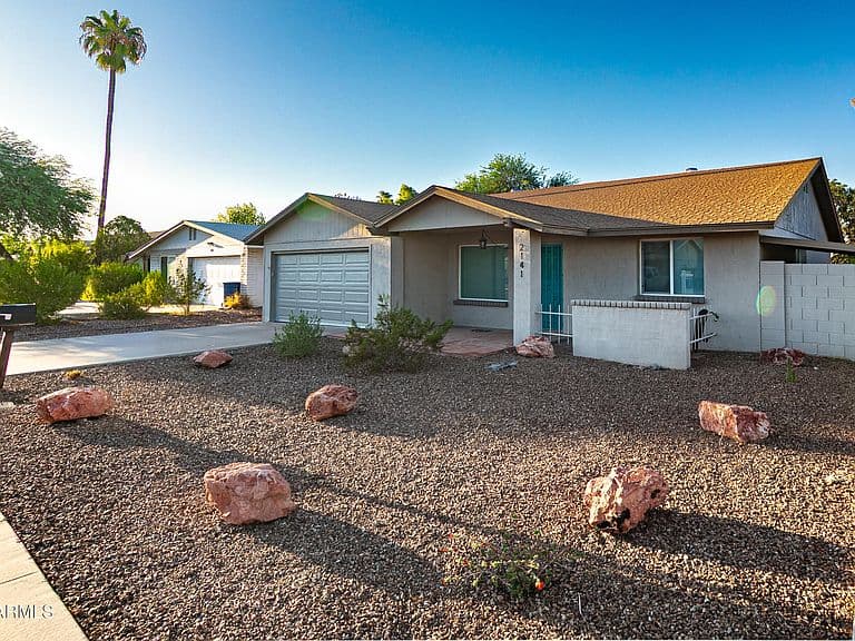 2141 E OXFORD Drive photo 1