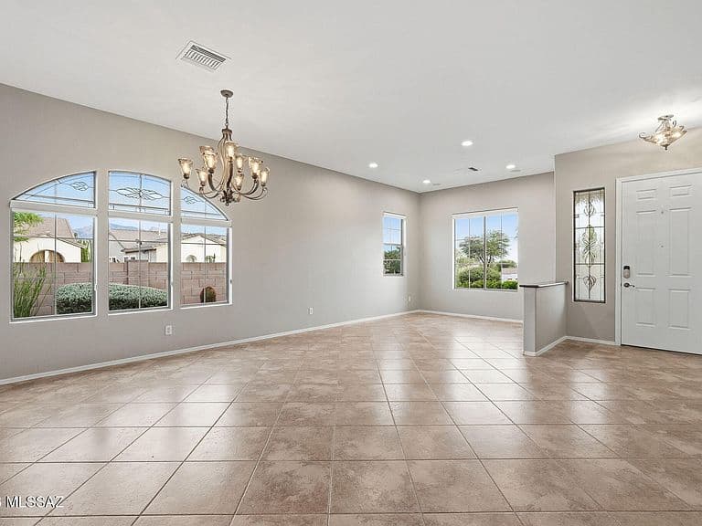 1230 W Lyle Ln photo 3