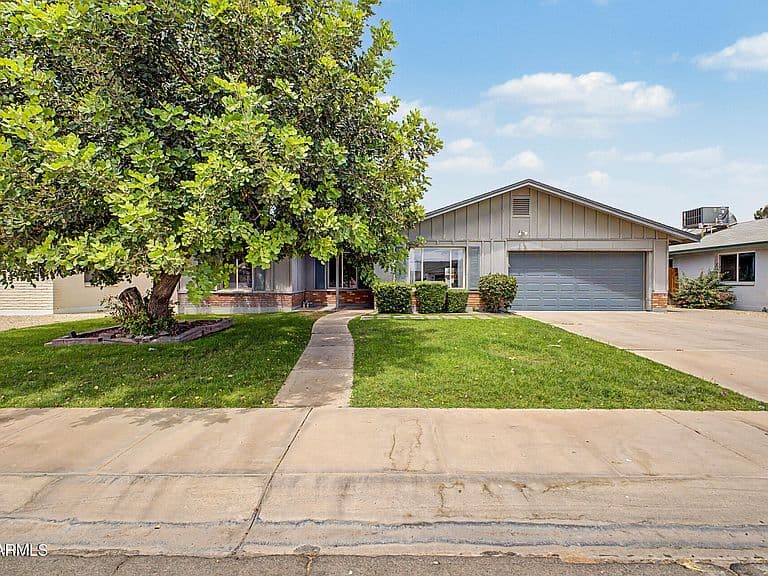 1632 E PALMCROFT Drive photo 4