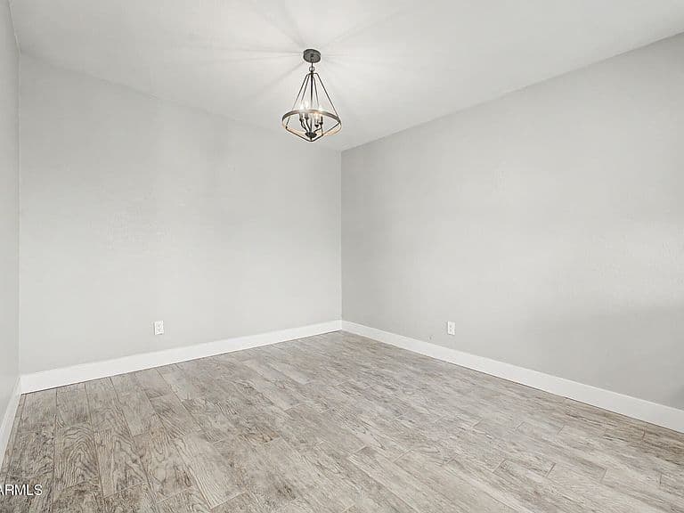 1116 E 3RD Street photo 4