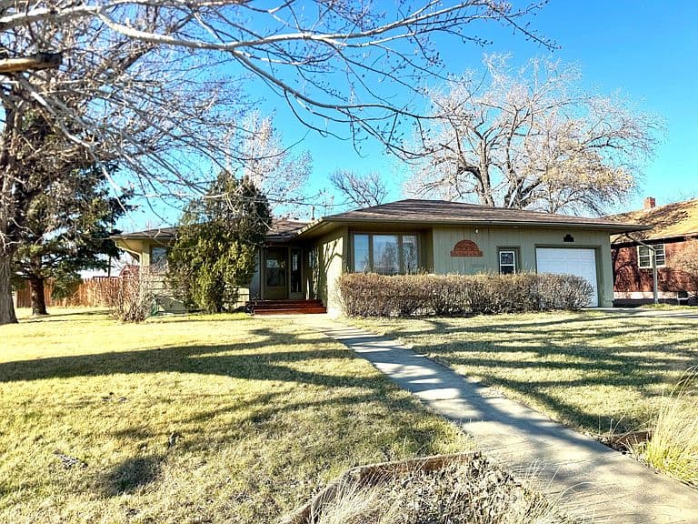436 Hill St photo 1