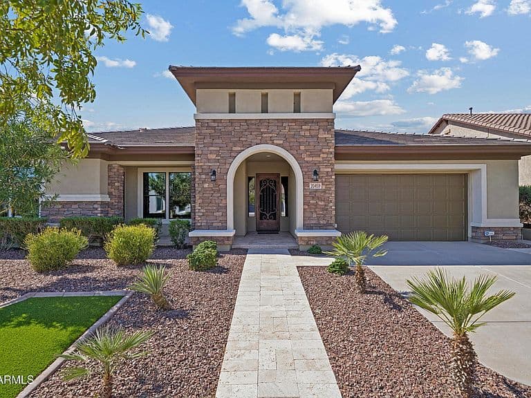 20459 W Summit Place photo 4