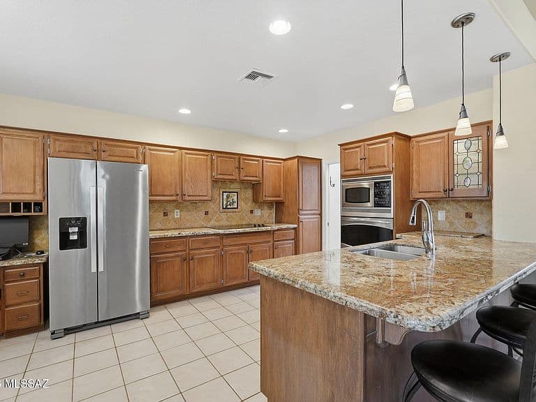 38049 S Silverwood Dr photo 2