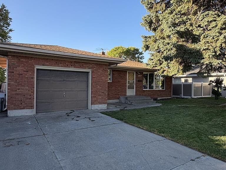 1298 9th St photo 2