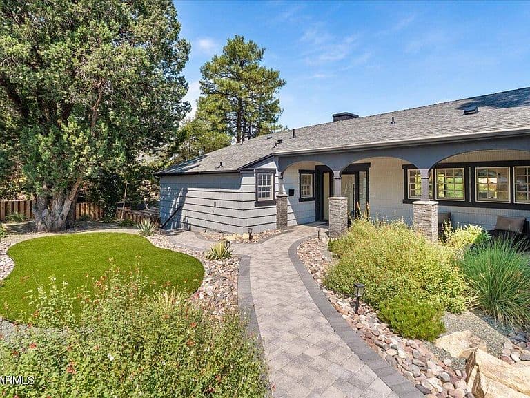 532 N HASSAYAMPA Drive photo 2
