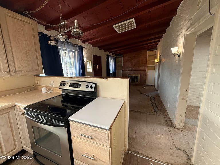 2514 N Sycamore Blvd photo 4