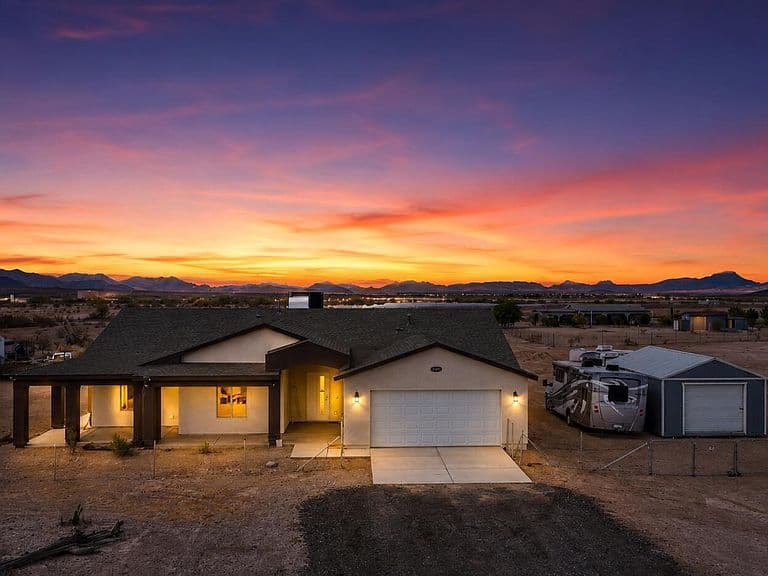 33201 W Siesta Way photo 1