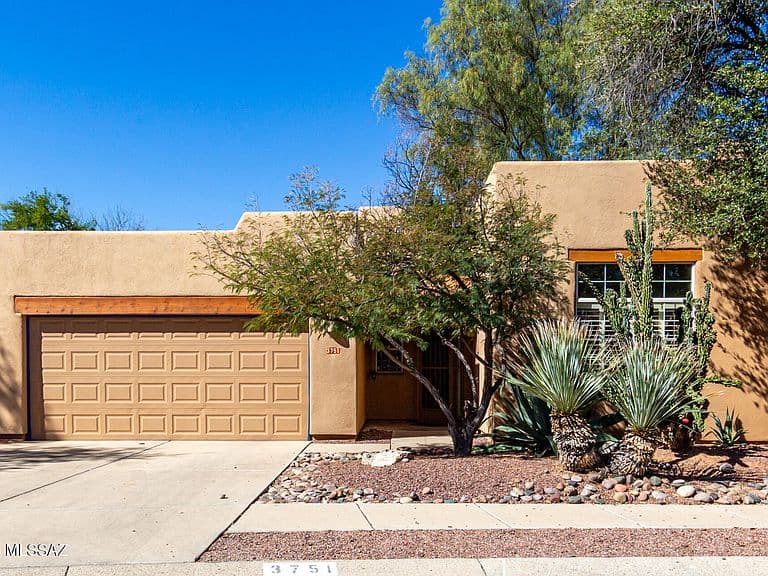 3751 N Avenida Flamante photo 1