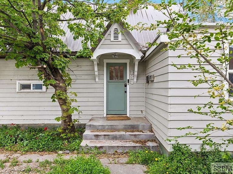 484 G St photo 4