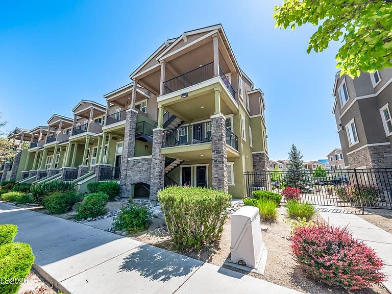 2490 Eastshore Pl Unit 208 photo 1