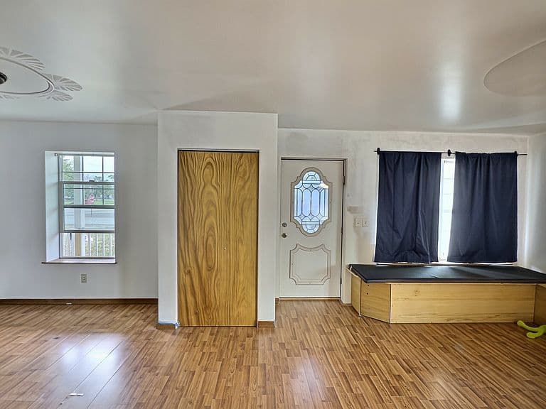 203 S Monroe St photo 4