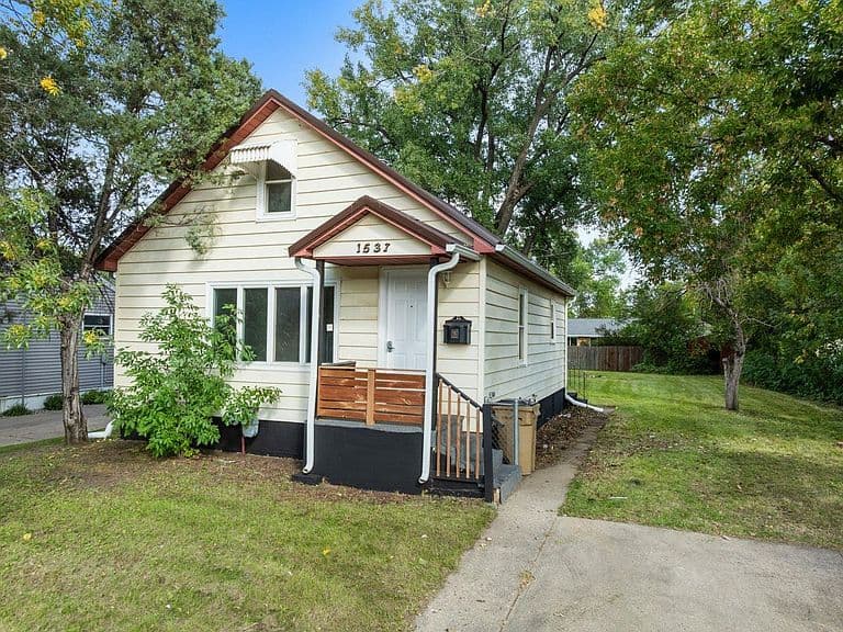 1537 6th St SW photo 1