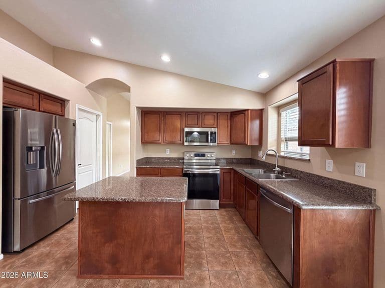 1365 E PRICKLY PEAR Drive photo 2
