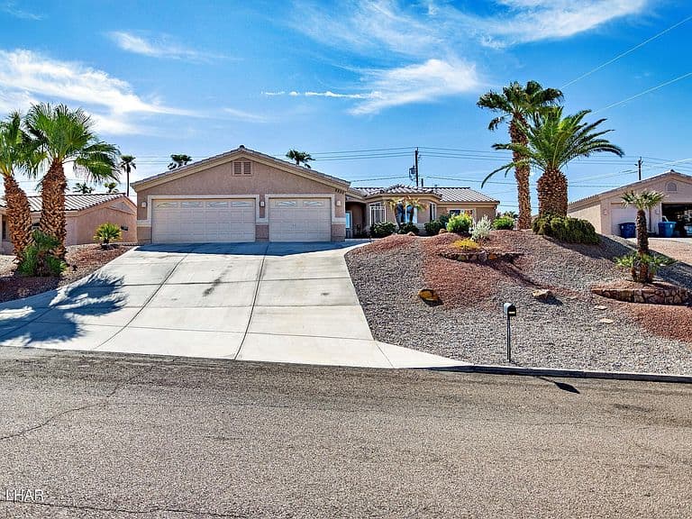 2830 Papeete Dr photo 1