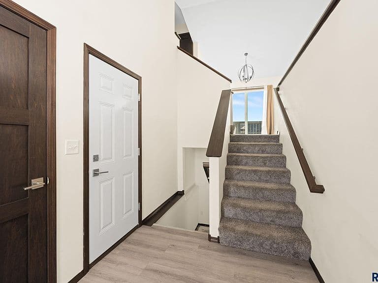 202 Creekside Ave photo 4