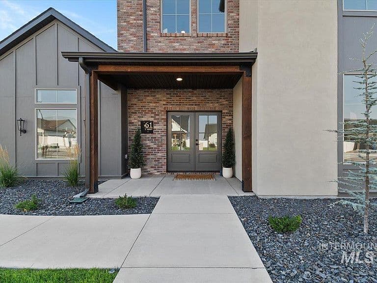 661 Full Moon Way photo 2