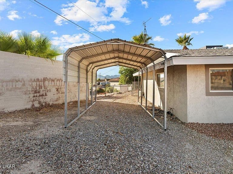 775 Little Dr photo 5