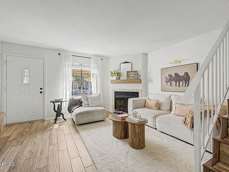 5704 E AIRE LIBRE Avenue #1102 photo 3