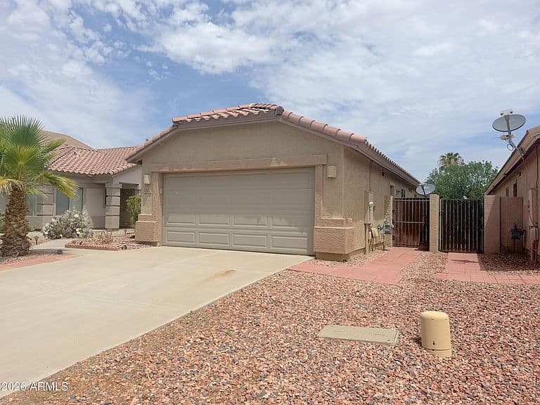 43966 W CYPRESS Lane photo 2