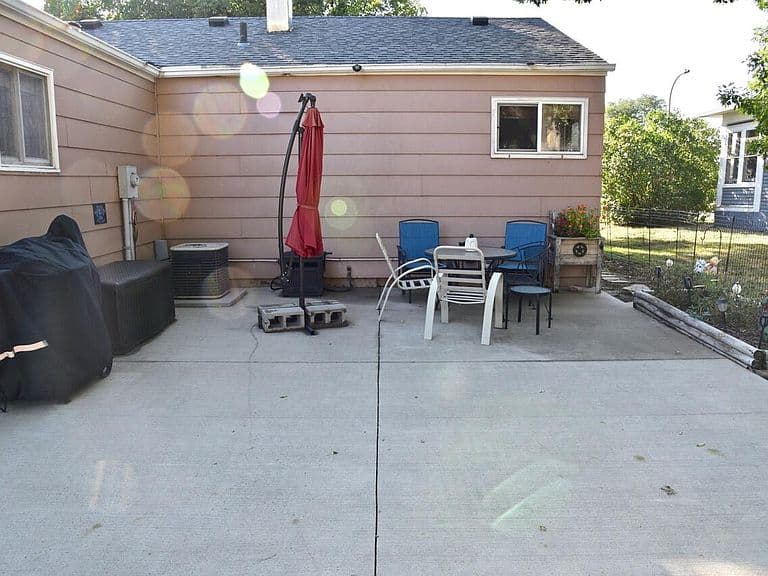 320 S Harrison Ave photo 3
