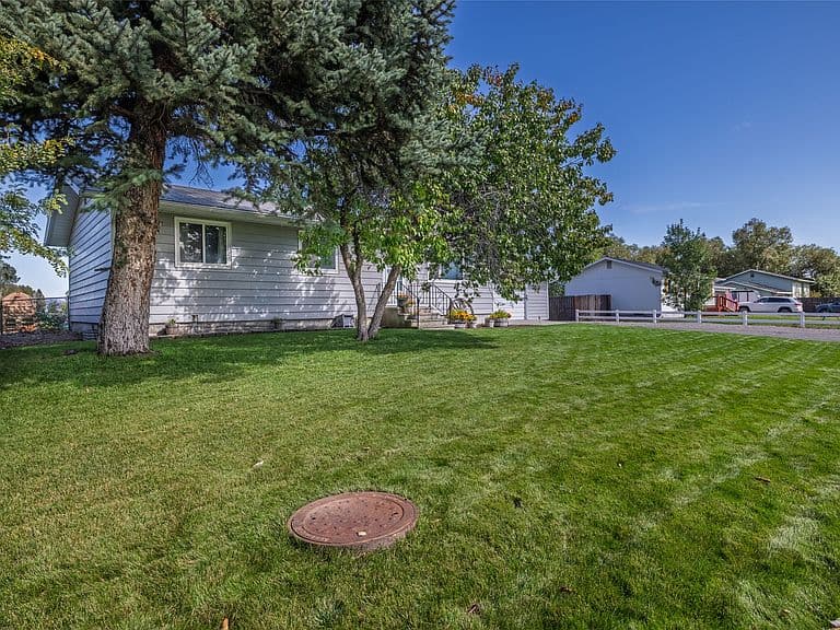 1616 Kelly Rd photo 3